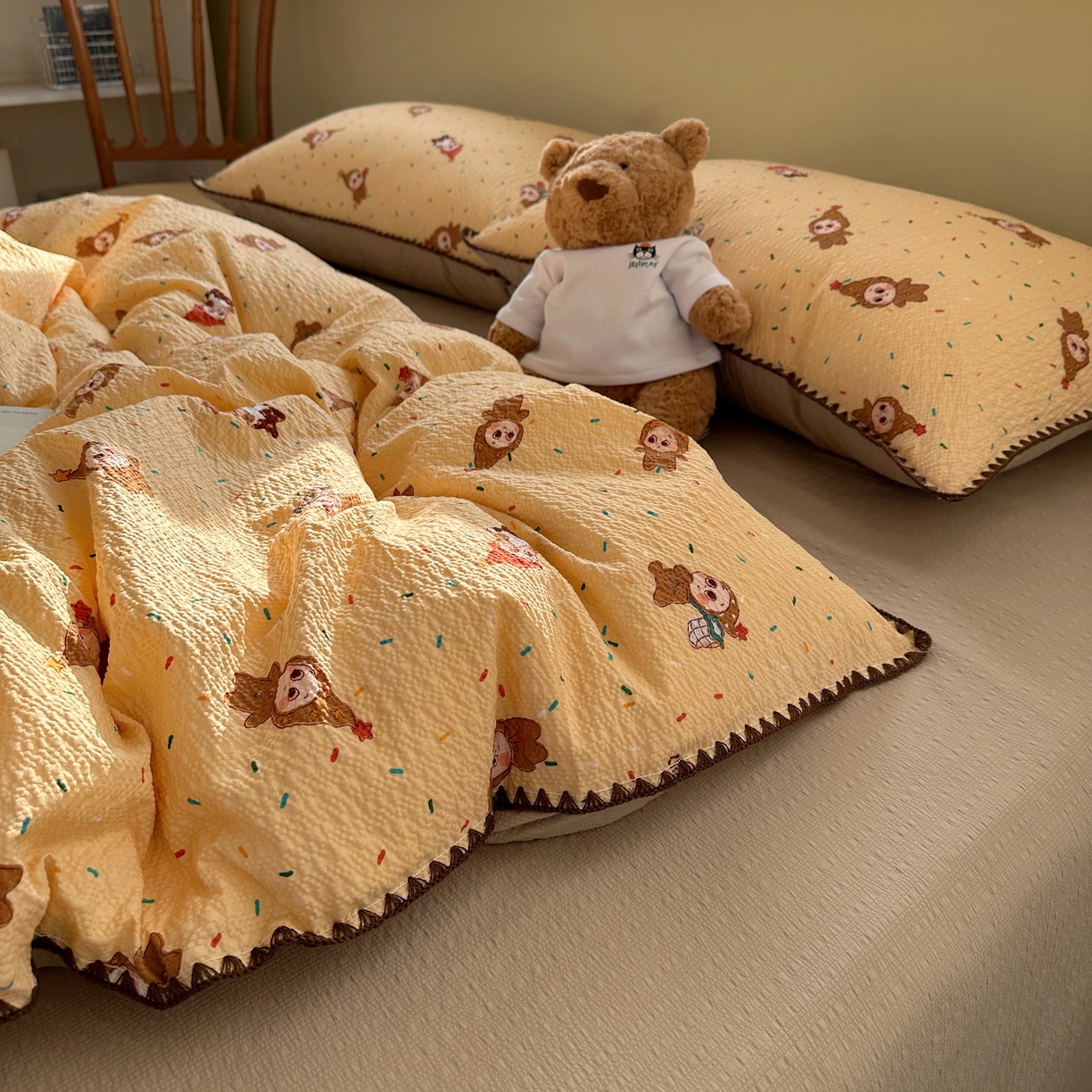 91家纺网 家纺一手货源 找家纺 贝扬思家纺 2026春夏新款高品质A类泡芙纱甜栗贝壳边四件套系列~小红书推荐（110g） 甜栗-星星糖豆