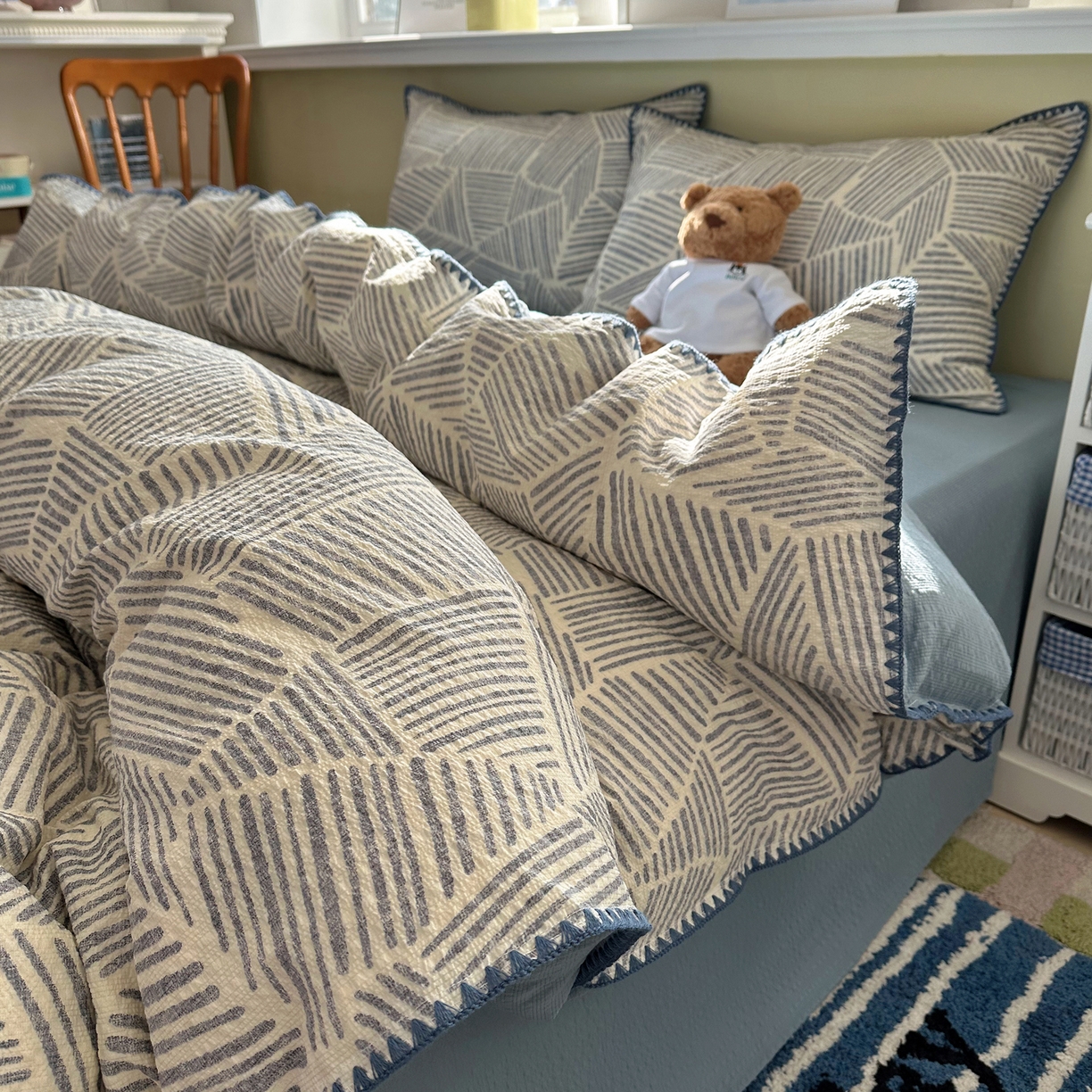 91家纺网 家纺一手货源 找家纺 贝扬思家纺 2026春夏新款高品质A类泡芙纱甜栗贝壳边四件套系列~小红书推荐（110g） 甜栗-浅川纹