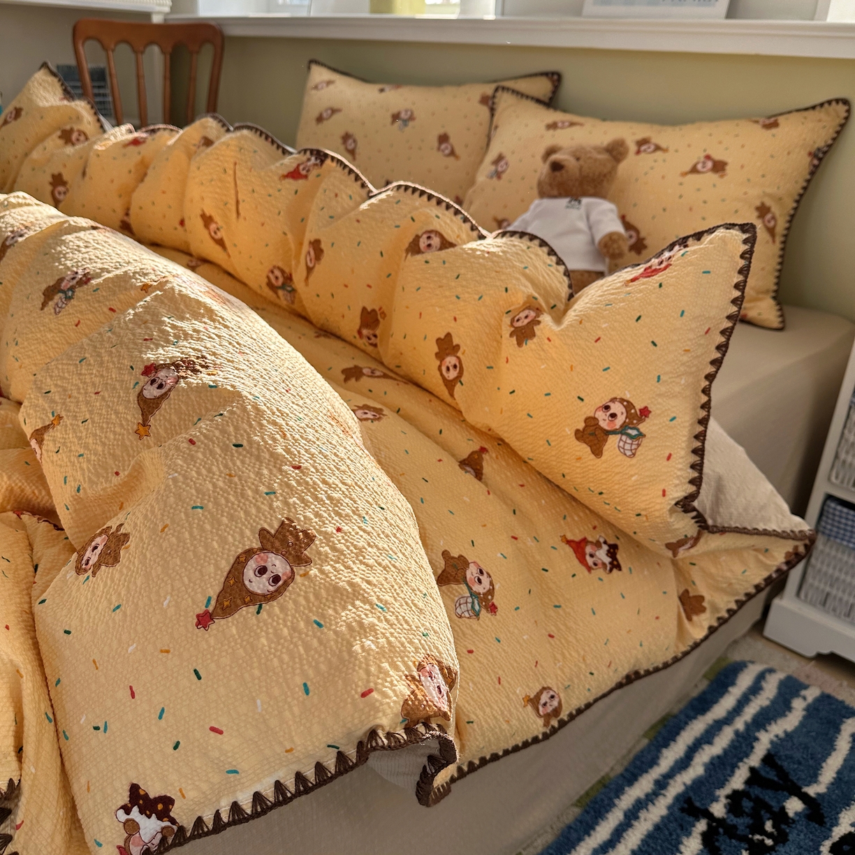 91家纺网 家纺一手货源 找家纺 贝扬思家纺 2026春夏新款高品质A类泡芙纱甜栗贝壳边四件套系列~小红书推荐（110g） 甜栗-星星糖豆