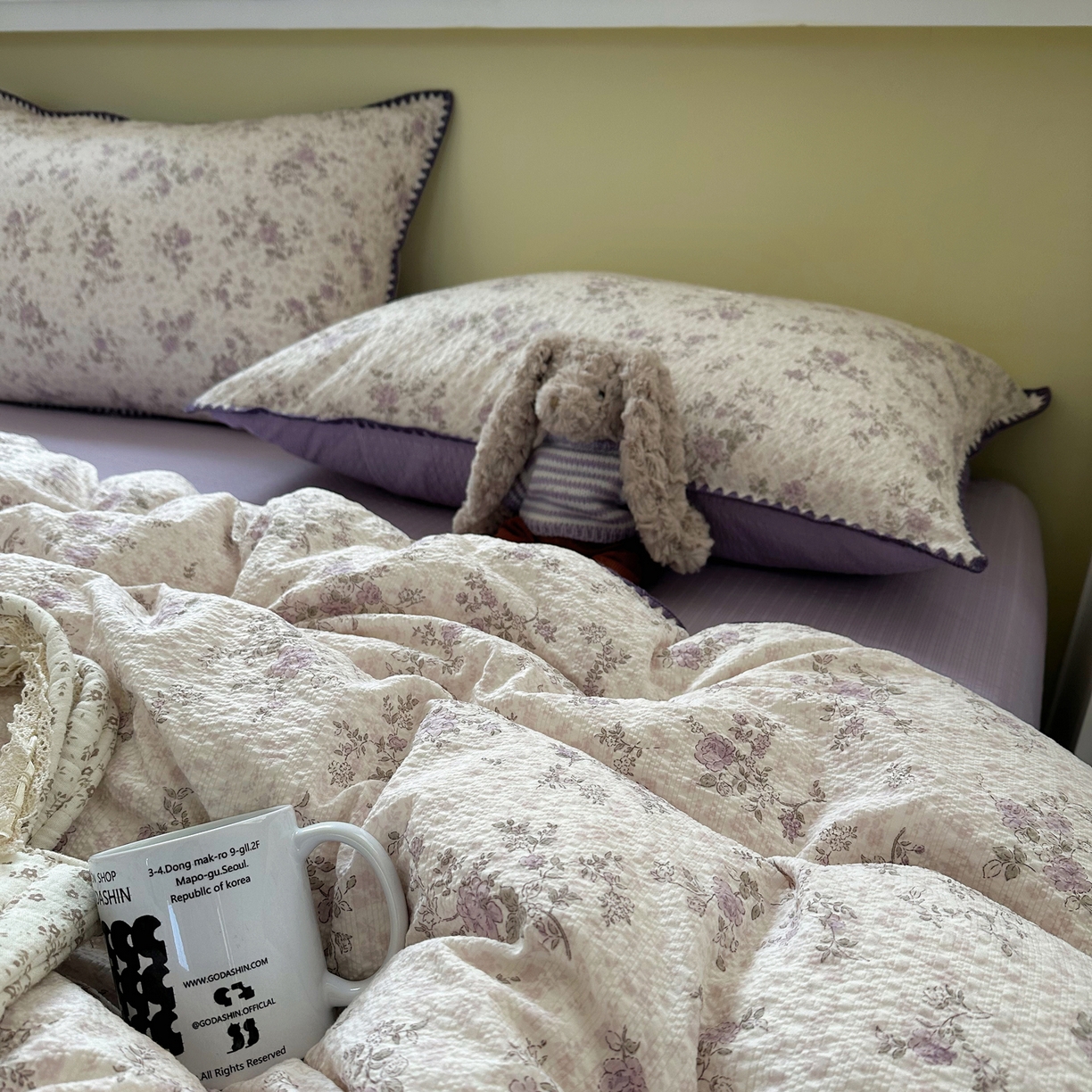 91家纺网 家纺一手货源 找家纺 贝扬思家纺 2026春夏新款高品质A类泡芙纱甜栗贝壳边四件套系列~小红书推荐（110g） 甜栗-柔紫碎花屿