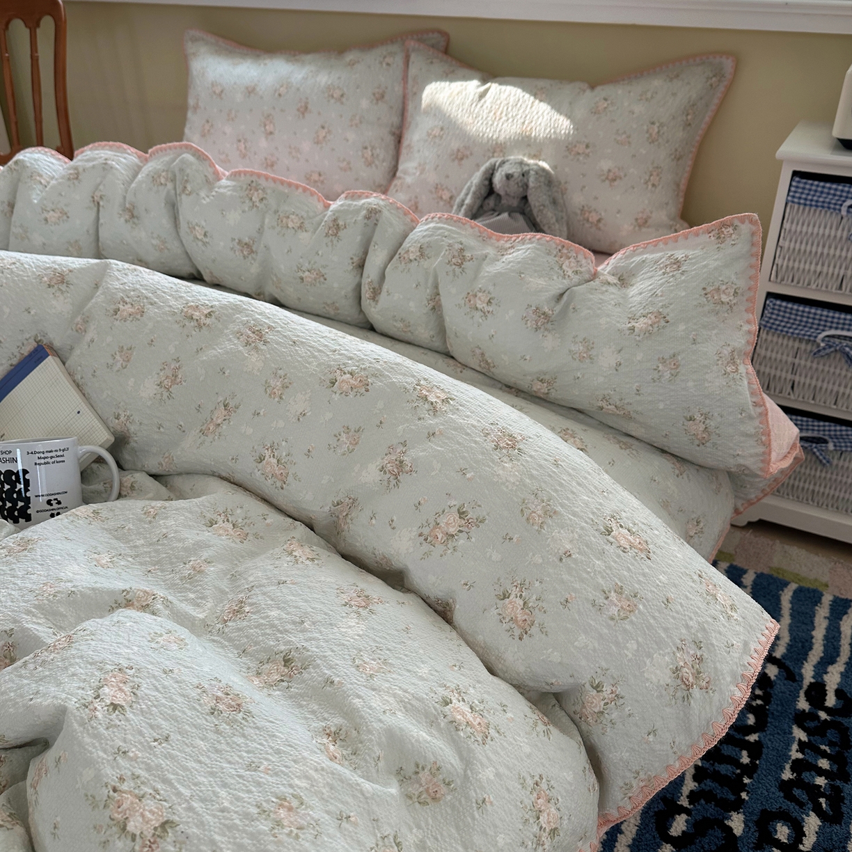 91家纺网 家纺一手货源 找家纺 贝扬思家纺 2026春夏新款高品质A类泡芙纱甜栗贝壳边四件套系列~小红书推荐（110g） 甜栗-柔诗意