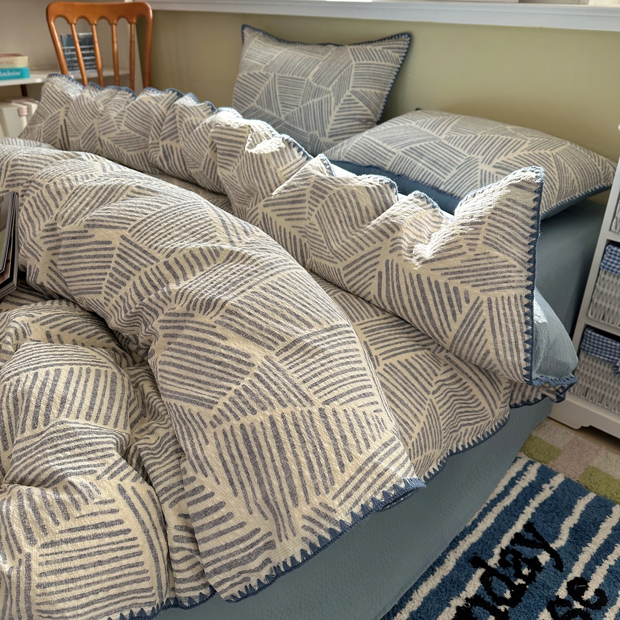 91家纺网 家纺一手货源 找家纺 贝扬思家纺 2026春夏新款高品质A类泡芙纱甜栗贝壳边四件套系列~小红书推荐（110g） 甜栗-浅川纹