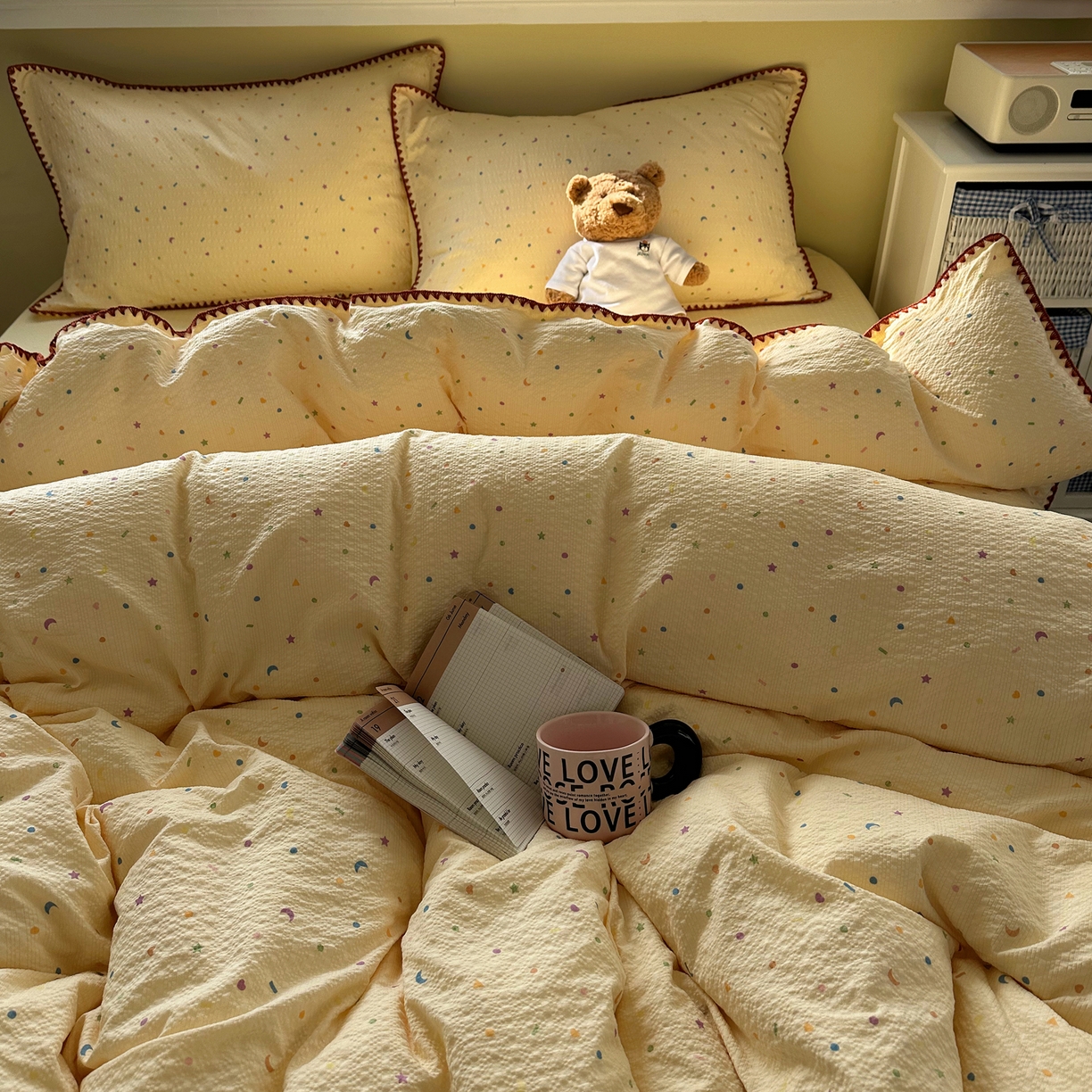 91家纺网 家纺一手货源 找家纺 贝扬思家纺 2026春夏新款高品质A类泡芙纱甜栗贝壳边四件套系列~小红书推荐（110g） 甜栗-星月糖粒