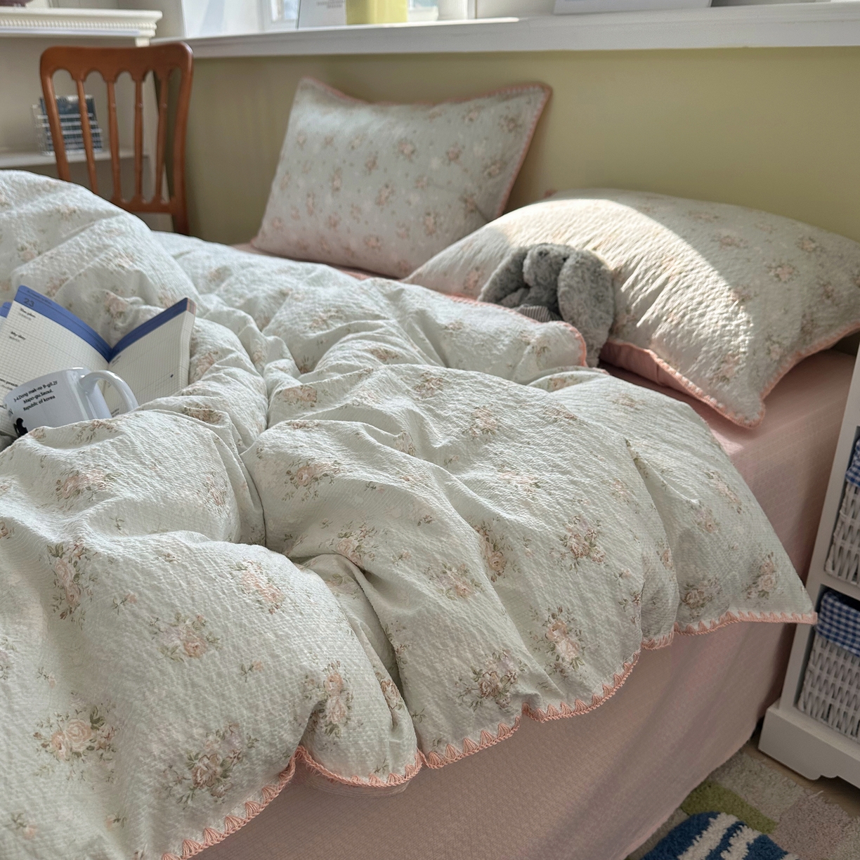 91家纺网 家纺一手货源 找家纺 贝扬思家纺 2026春夏新款高品质A类泡芙纱甜栗贝壳边四件套系列~小红书推荐（110g） 甜栗-柔诗意