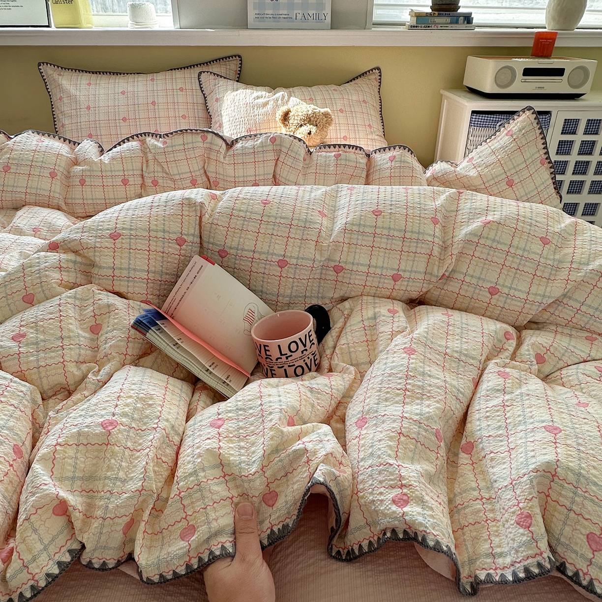 91家纺网 家纺一手货源 找家纺 贝扬思家纺 2026春夏新款高品质A类泡芙纱甜栗贝壳边四件套系列~小红书推荐（110g） 甜栗-格格心