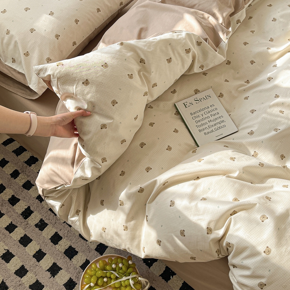 91家纺网 家纺一手货源 找家纺 柠馨 2026春夏新款13372全棉纯棉印花单被套 被套单件-芙拉系列 元气熊-咖