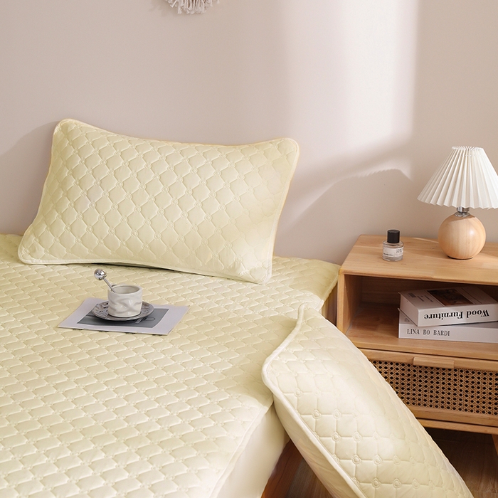 91家纺网 家纺一手货源 找家纺 宇淳国际 2026爱心款防水夹棉床笠 奶黄