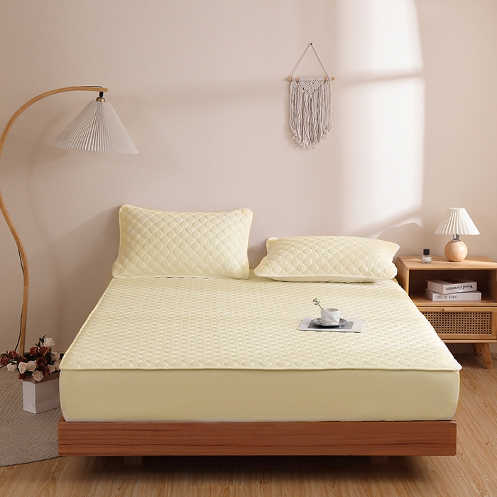 91家纺网 家纺一手货源 找家纺 宇淳国际 2026爱心款防水夹棉床笠 奶黄