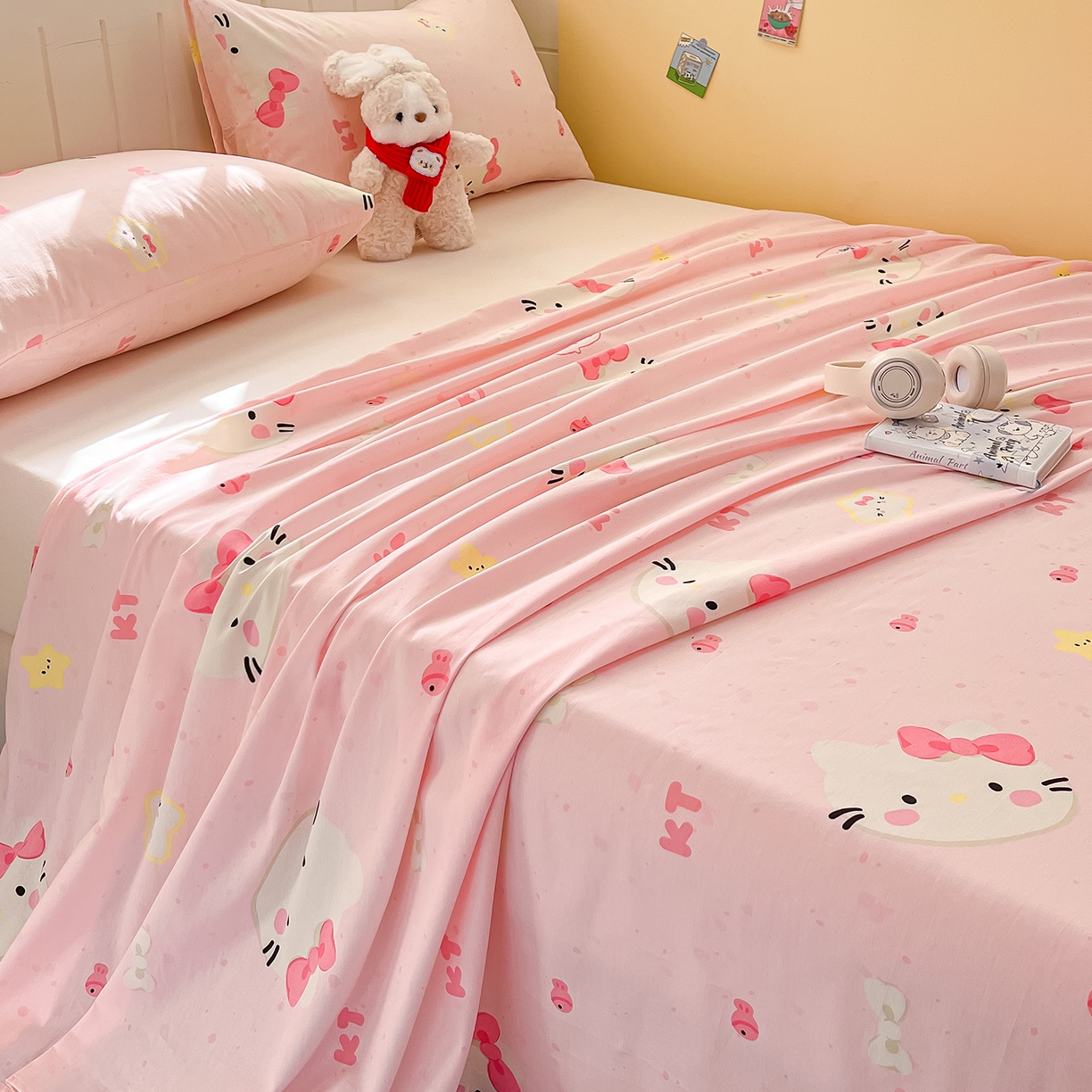 91家纺网 家纺一手货源 找家纺 瑞莱 2026新款纯棉全棉单品印花卡通床单枕套系列 蝴蝶结猫咪