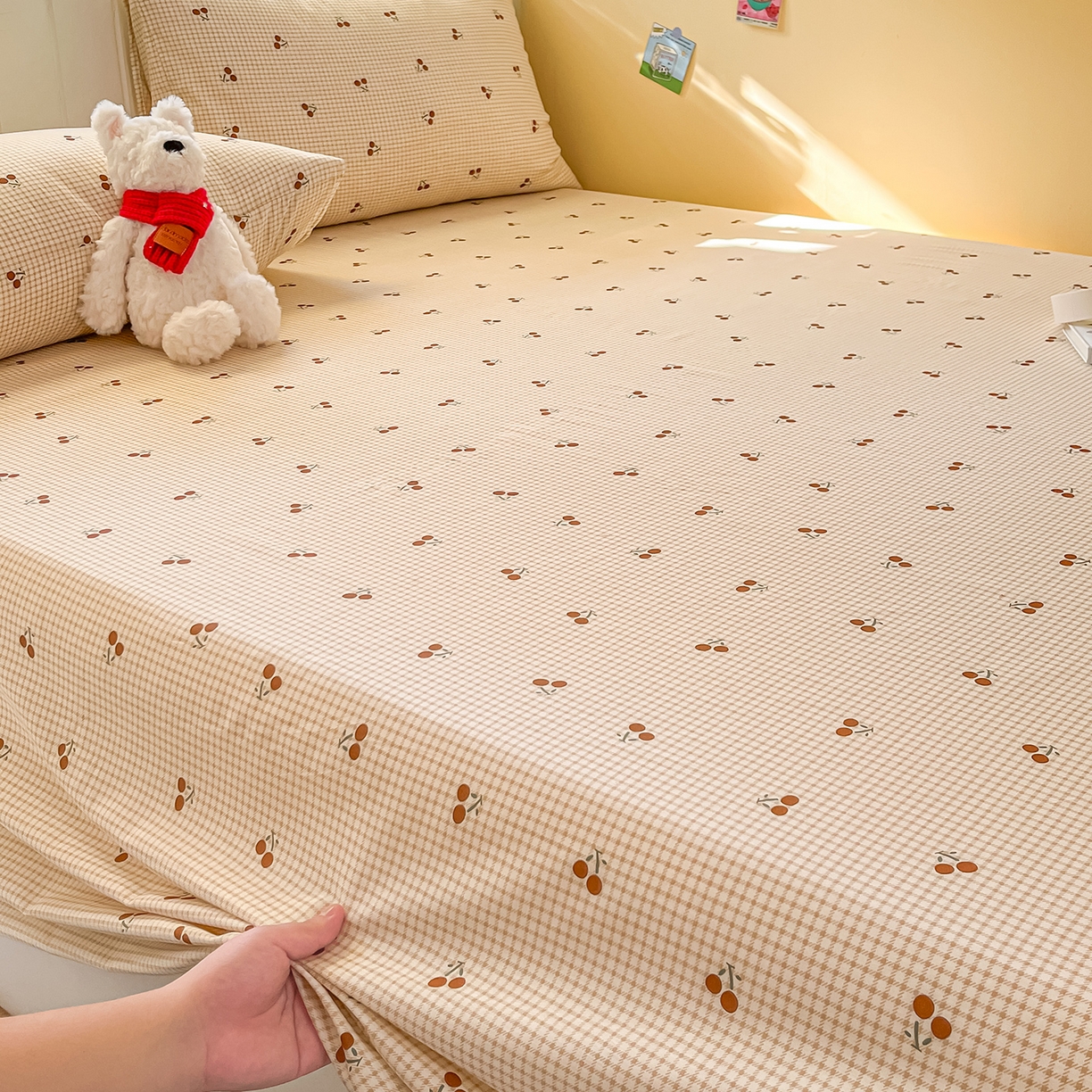 91家纺网 家纺一手货源 找家纺 瑞莱 2026新款纯棉全棉单品印花卡通床单枕套系列 樱桃点点