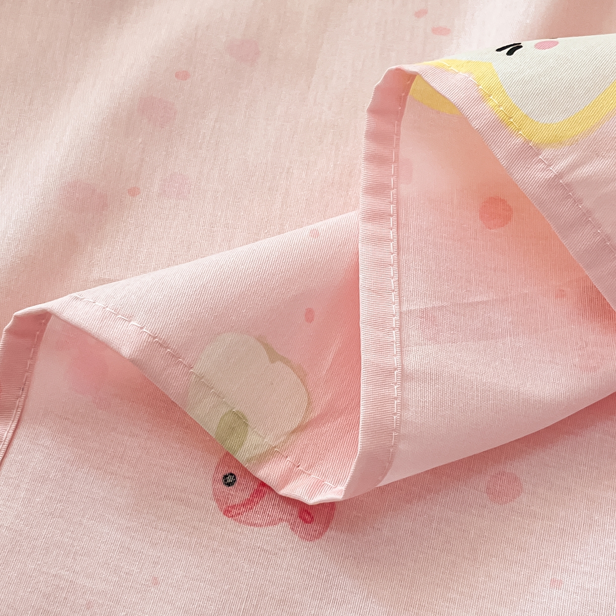 91家纺网 家纺一手货源 找家纺 瑞莱 2026新款纯棉全棉单品印花卡通床单枕套系列 蝴蝶结猫咪