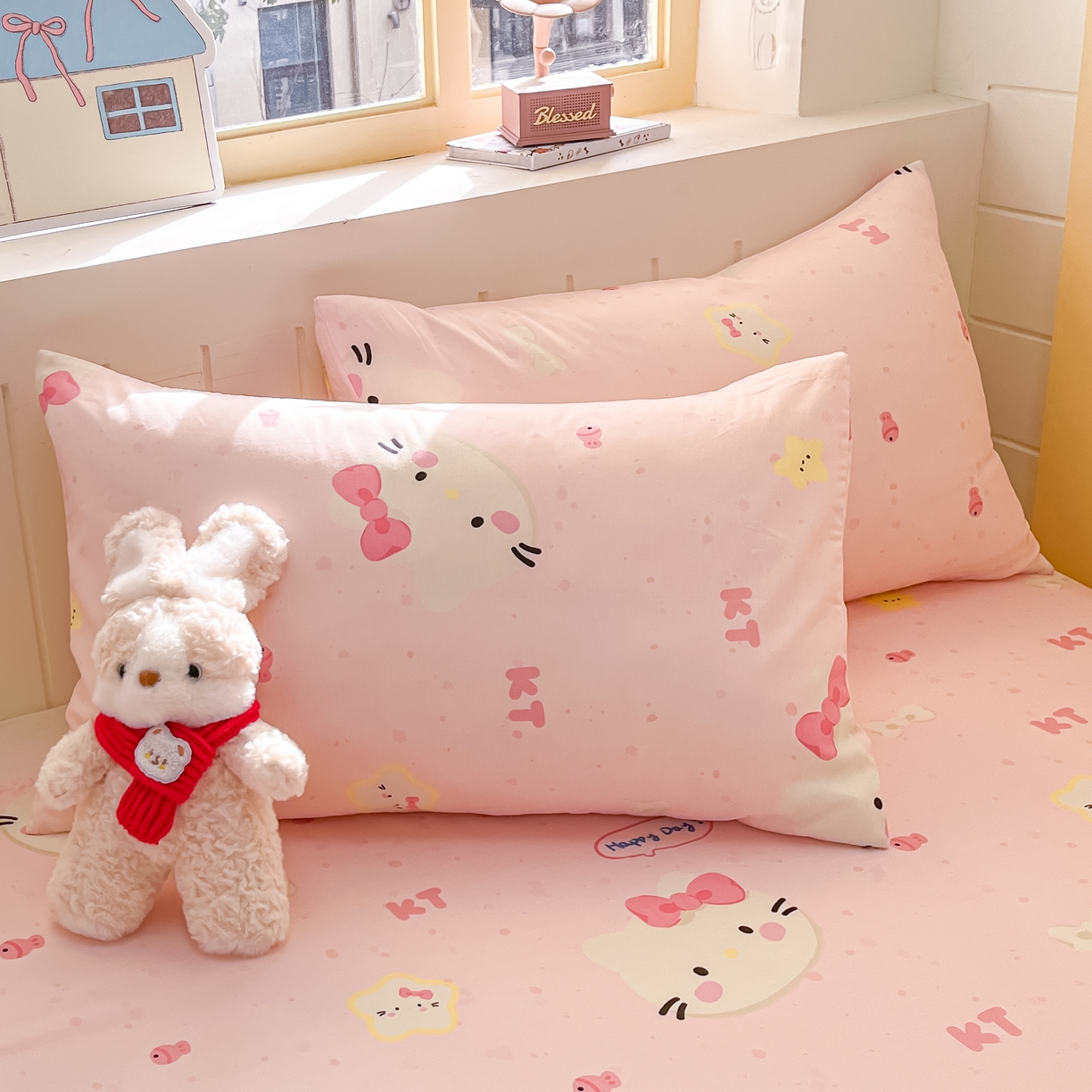 91家纺网 家纺一手货源 找家纺 瑞莱 2026新款纯棉全棉单品印花卡通床单枕套系列 蝴蝶结猫咪