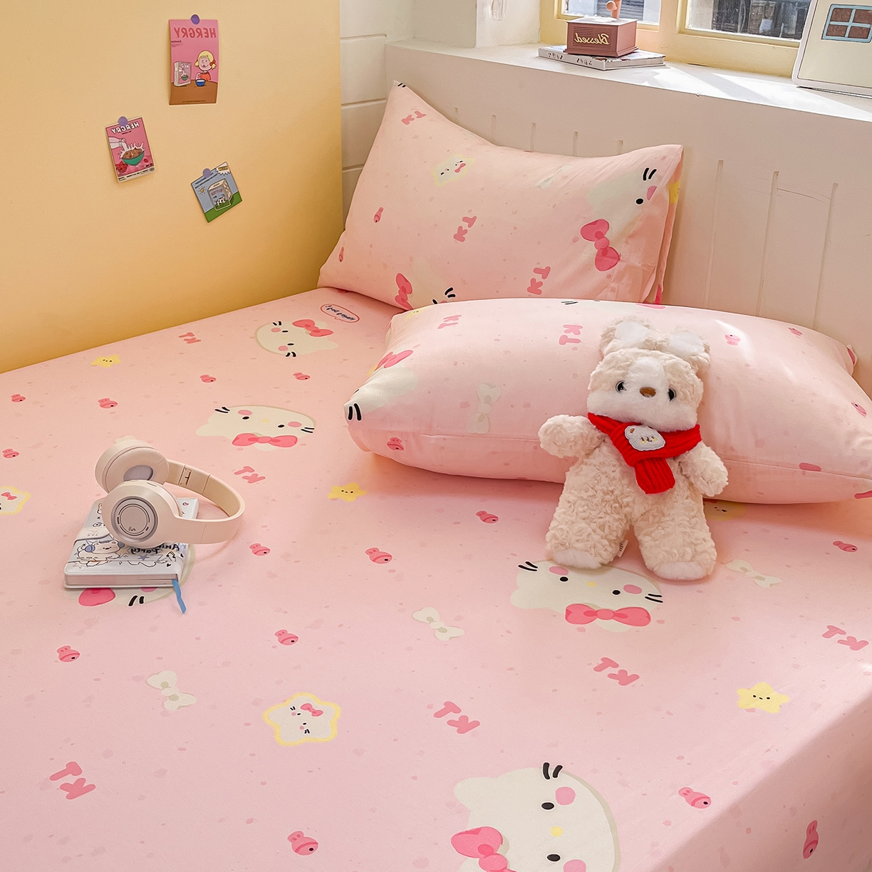 91家纺网 家纺一手货源 找家纺 瑞莱 2026新款纯棉全棉单品印花卡通床笠枕套系列 蝴蝶结猫咪