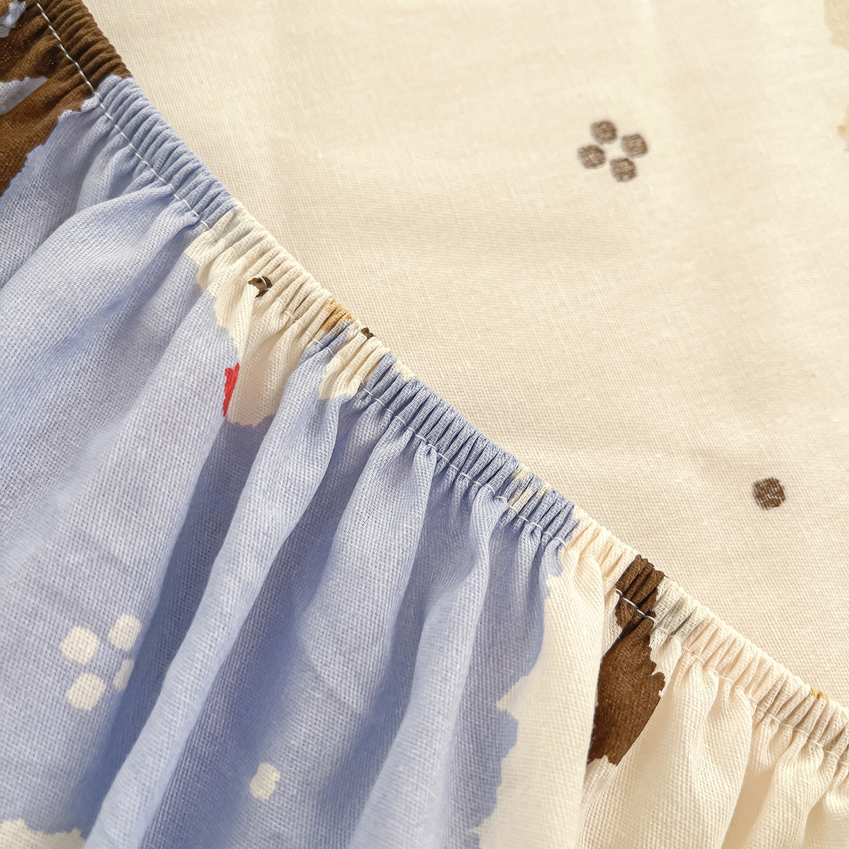 91家纺网 家纺一手货源 找家纺 瑞莱 2026新款纯棉全棉单品印花卡通床笠枕套系列 圣诞狗