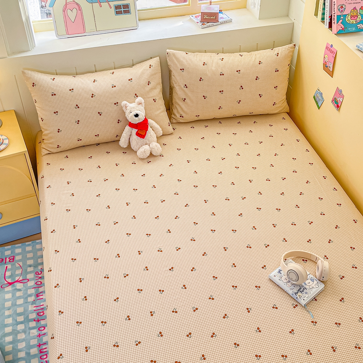 91家纺网 家纺一手货源 找家纺 瑞莱 2026新款纯棉全棉单品印花卡通床笠枕套系列 樱桃点点