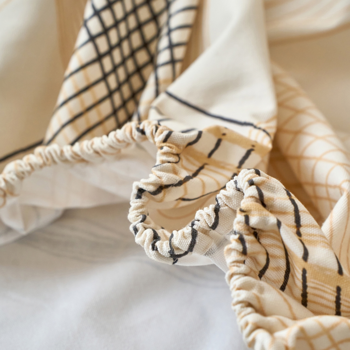 91家纺网 家纺一手货源 找家纺 春皖家纺 2026春夏新品简约款老粗布系列床笠品单床笠 床笠单件 月白