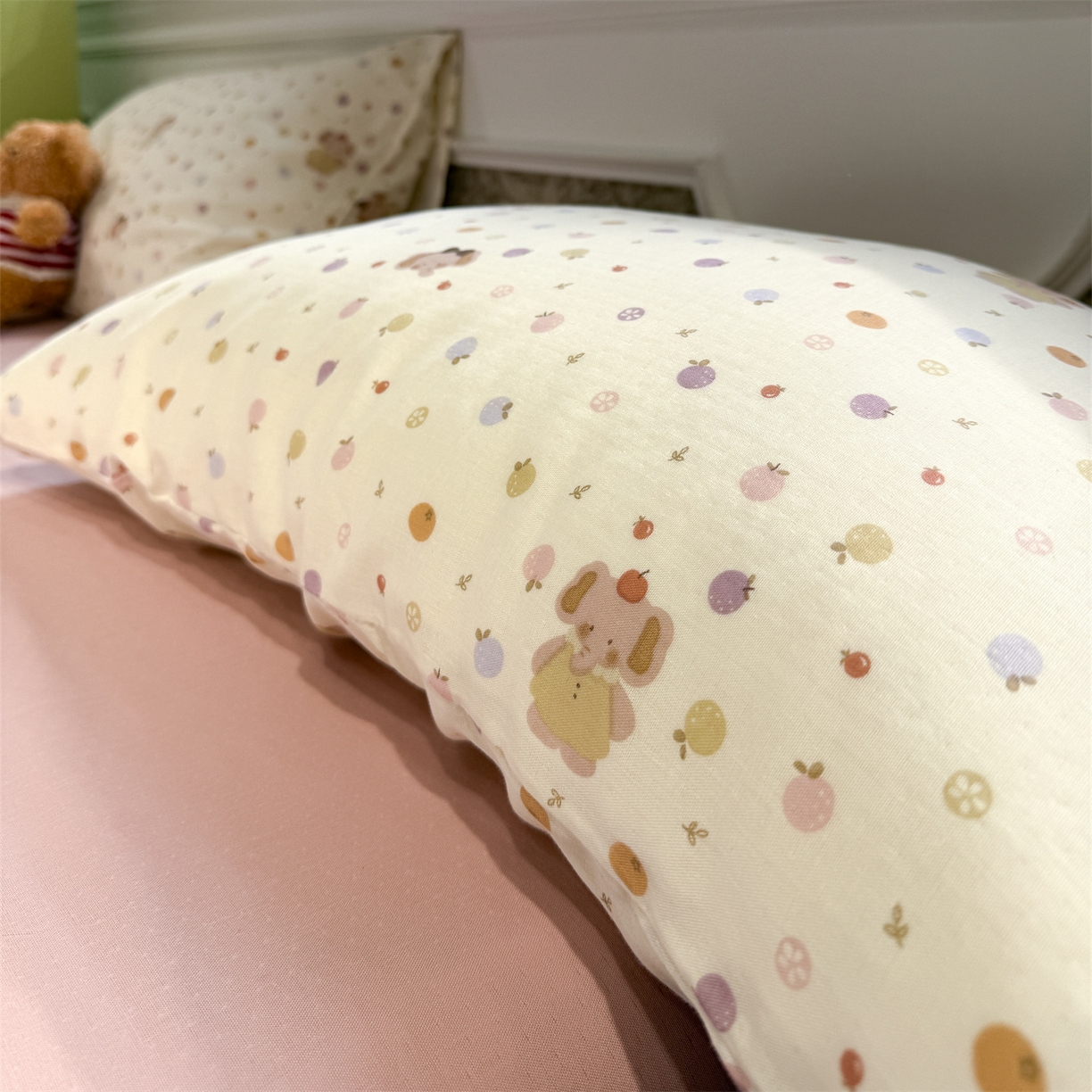 91家纺网 家纺一手货源 找家纺  塞纳 2026新款.全棉有氧双层纱四件套-场景一 春日泡泡熊