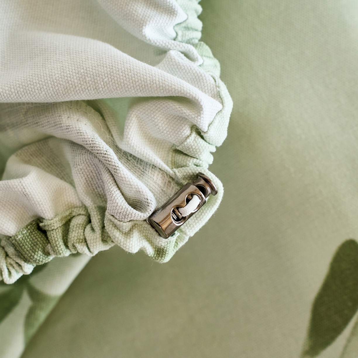 91家纺网 家纺一手货源 找家纺 春皖家纺 2026春夏新品简约款老粗布系列床笠品单床笠 床笠单件 竹影（无印款）