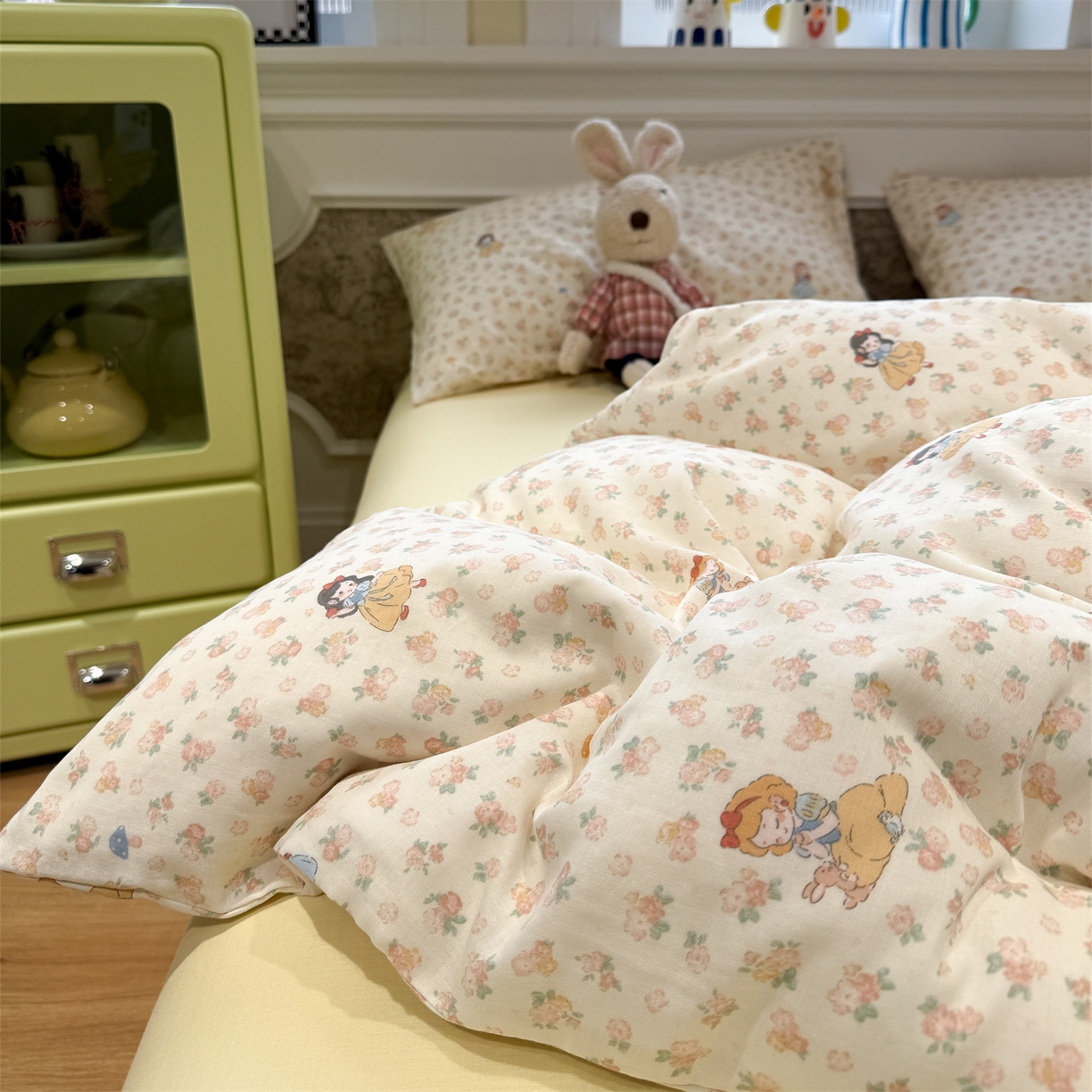 91家纺网 家纺一手货源 找家纺 塞纳 2026新款.全棉有氧双层纱四件套-场景一 花田公主梦