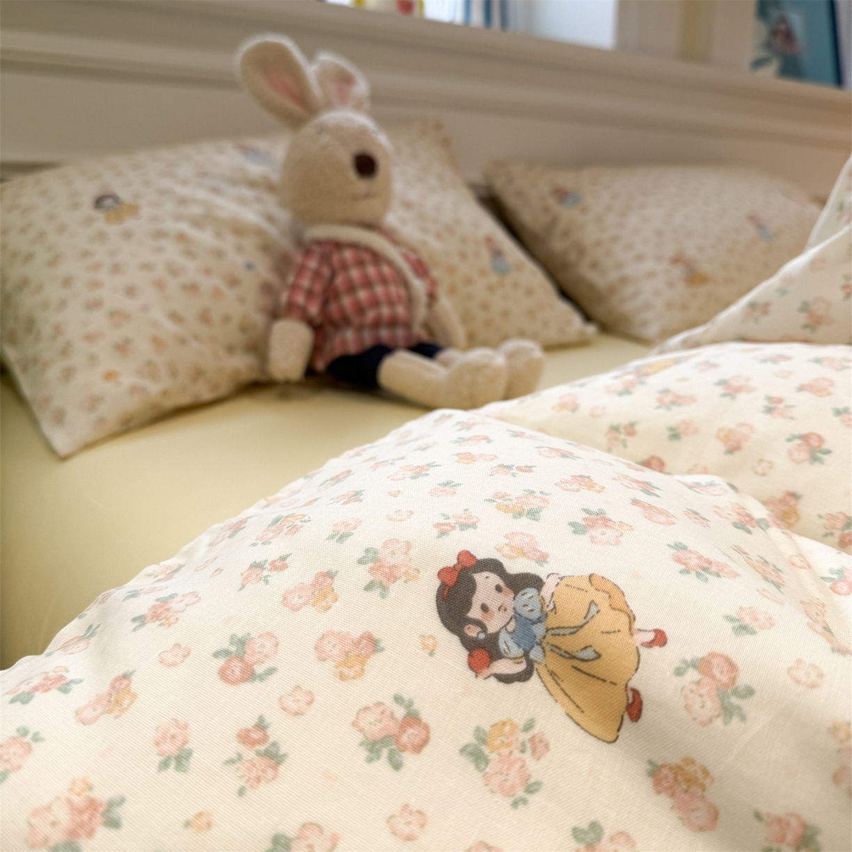 91家纺网 家纺一手货源 找家纺 塞纳 2026新款.全棉有氧双层纱四件套-场景一 花田公主梦