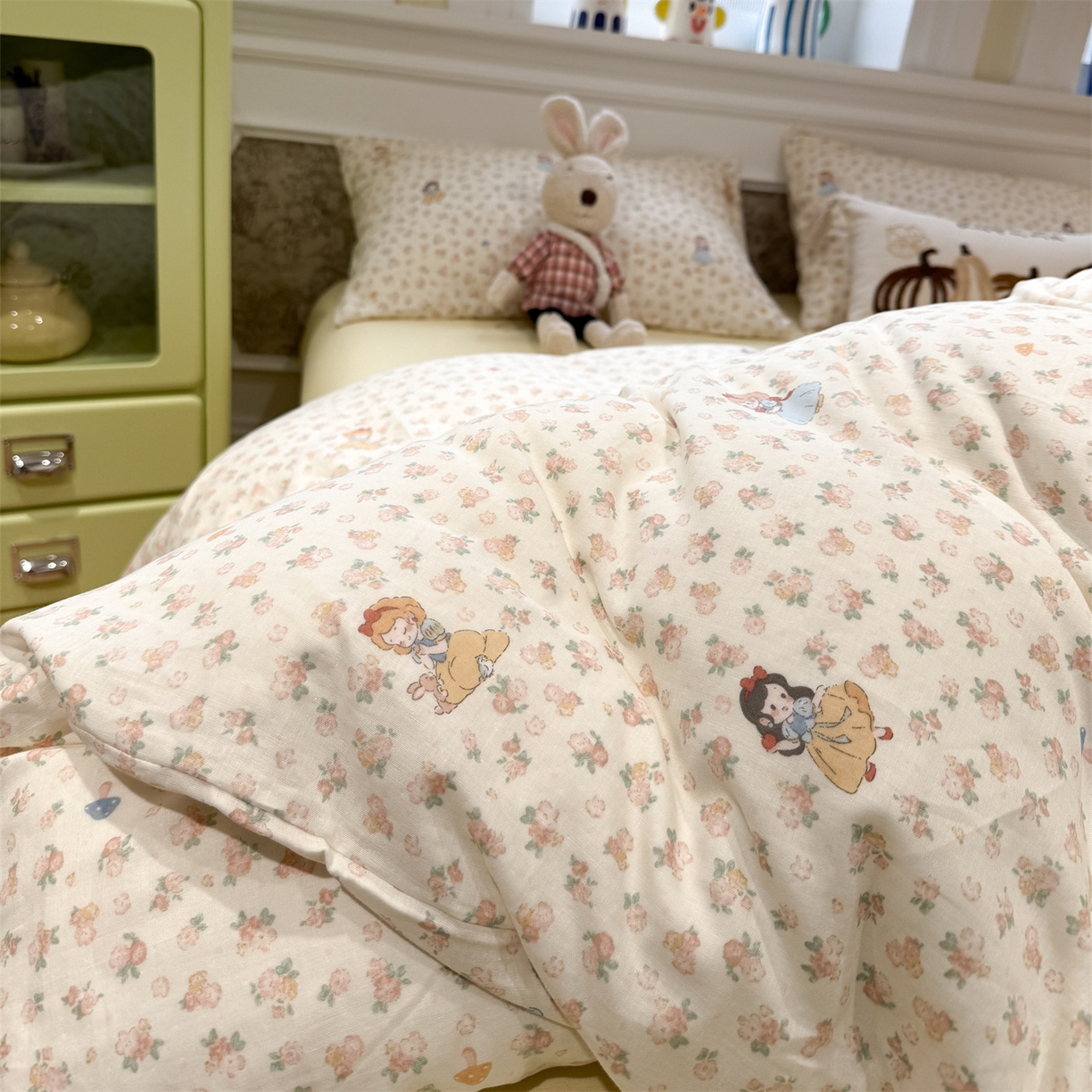 91家纺网 家纺一手货源 找家纺 塞纳 2026新款.全棉有氧双层纱四件套-场景一 花田公主梦