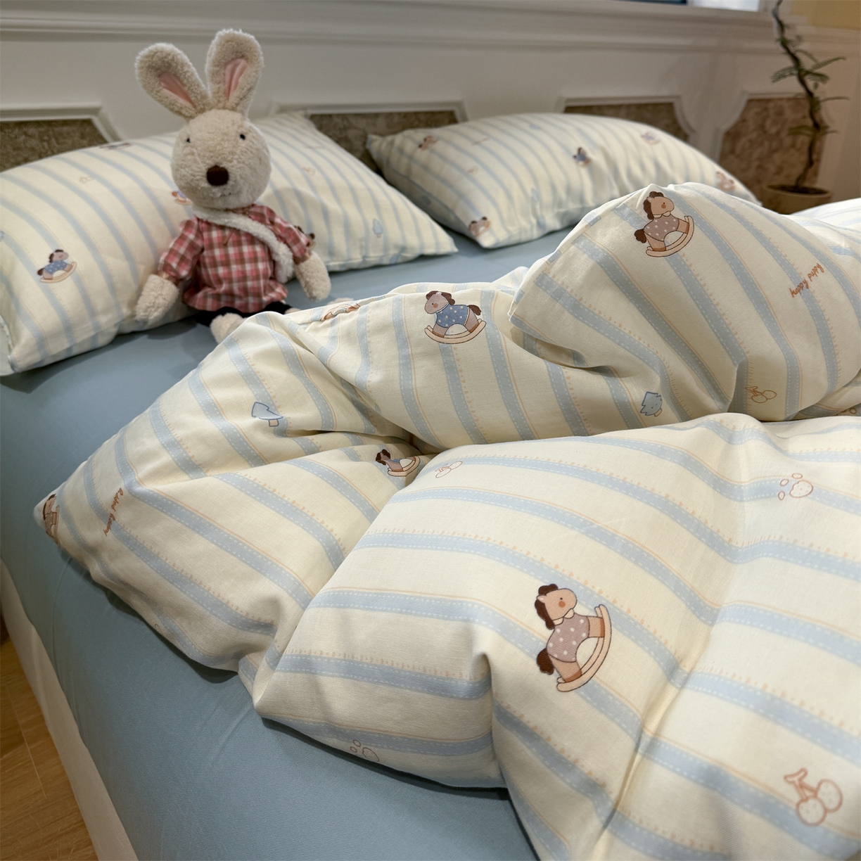 91家纺网 家纺一手货源 找家纺 塞纳 2026新款.全棉有氧双层纱四件套-场景一 晴空海岸线