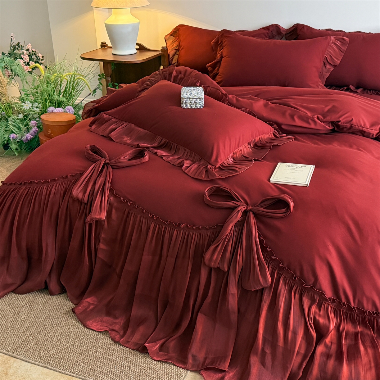 91家纺网 家纺一手货源 找家纺 吾欢心 2026春夏新款公主风索菲亚四件套 索菲亚红