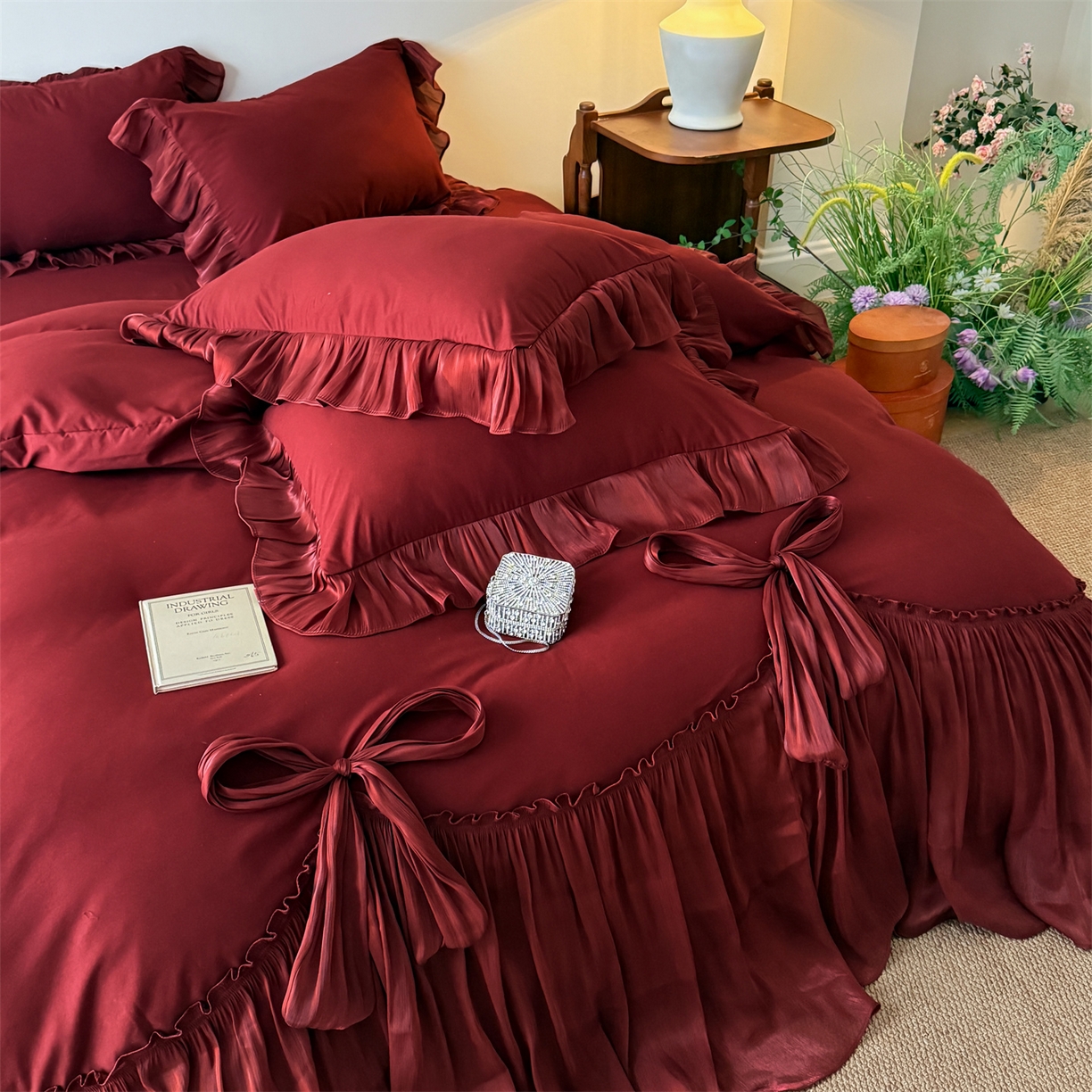 91家纺网 家纺一手货源 找家纺 吾欢心 2026春夏新款公主风索菲亚四件套 索菲亚红