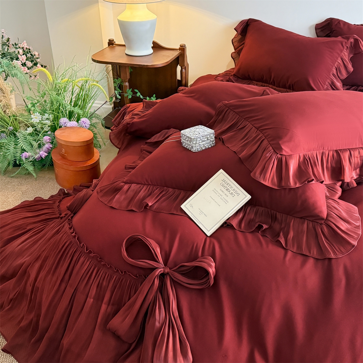 91家纺网 家纺一手货源 找家纺 吾欢心 2026春夏新款公主风索菲亚四件套 索菲亚红