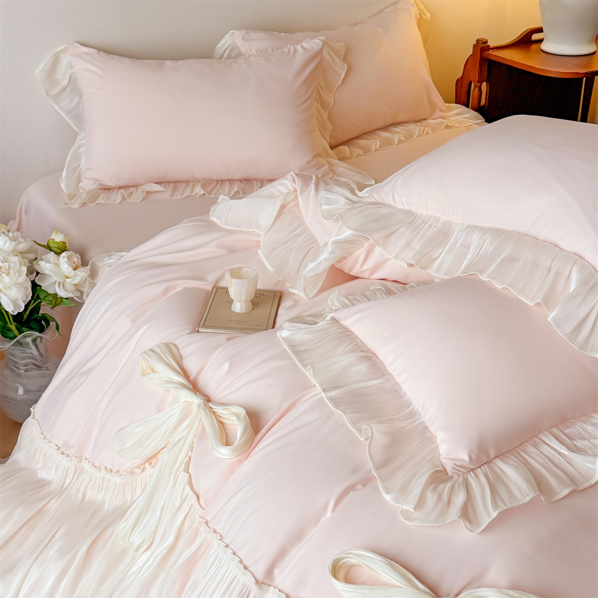 91家纺网 家纺一手货源 找家纺 吾欢心 2026春夏新款公主风索菲亚四件套 索菲亚粉