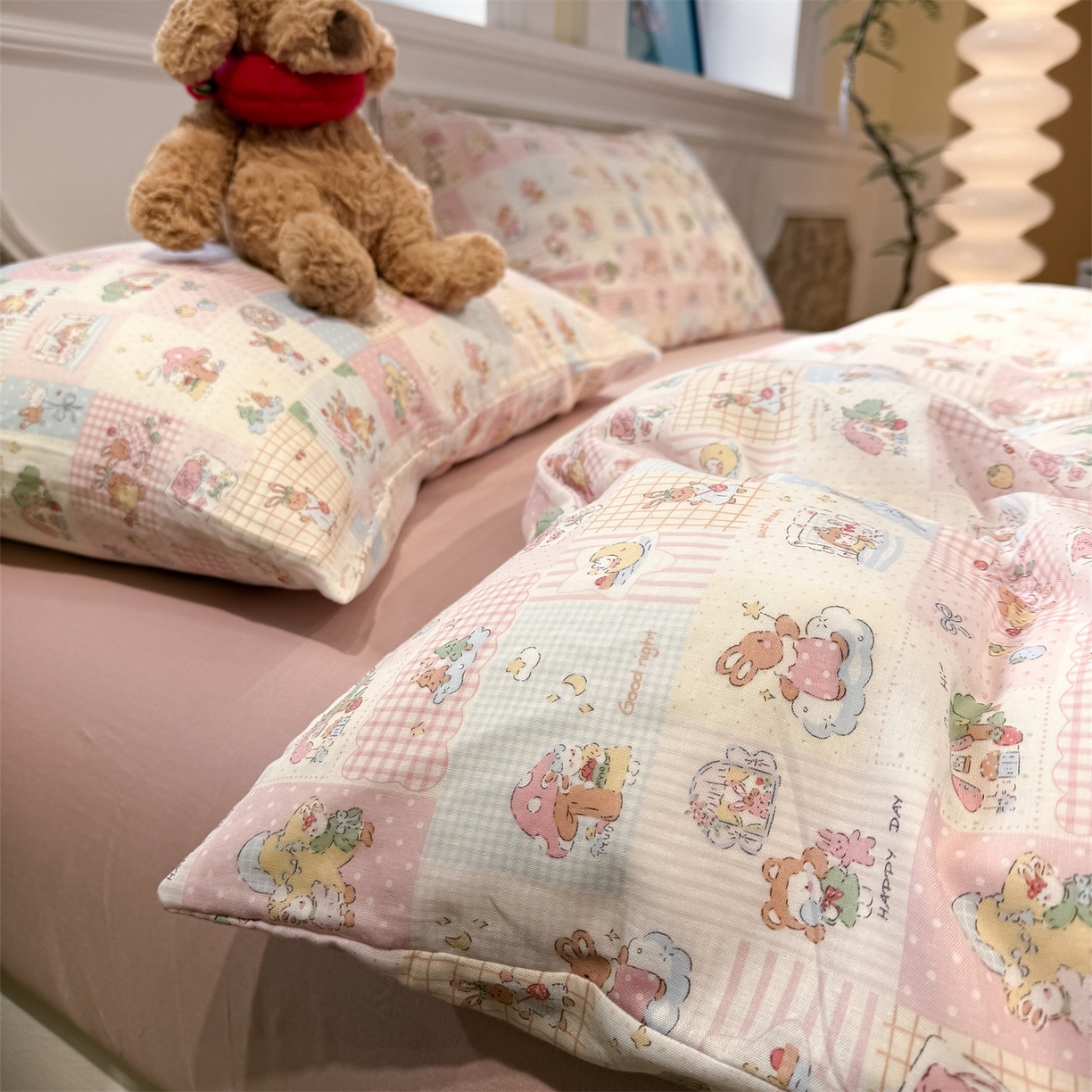 91家纺网 家纺一手货源 找家纺 塞纳 2026新款.全棉有氧双层纱四件套-场景一 桃桃奶盖