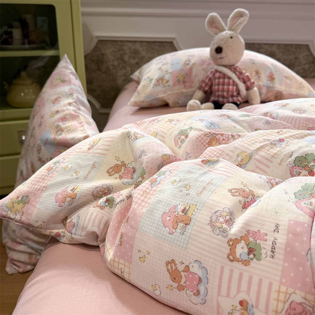 91家纺网 家纺一手货源 找家纺 塞纳 2026新款.全棉有氧双层纱四件套-场景一 桃桃奶盖