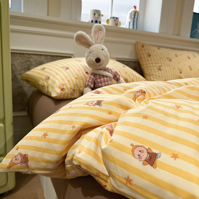 91家纺网 家纺一手货源 找家纺 塞纳 2026新款.全棉有氧双层纱四件套-场景二 奶条星星人