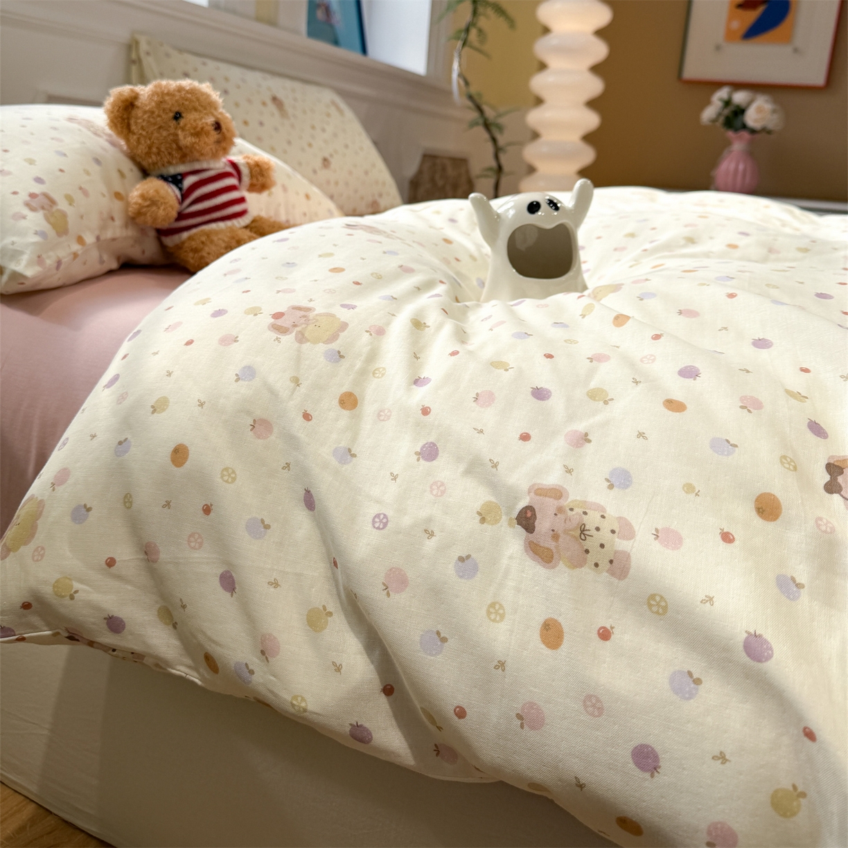 91家纺网 家纺一手货源 找家纺 塞纳 2026新款.全棉有氧双层纱四件套-场景二 春日泡泡熊