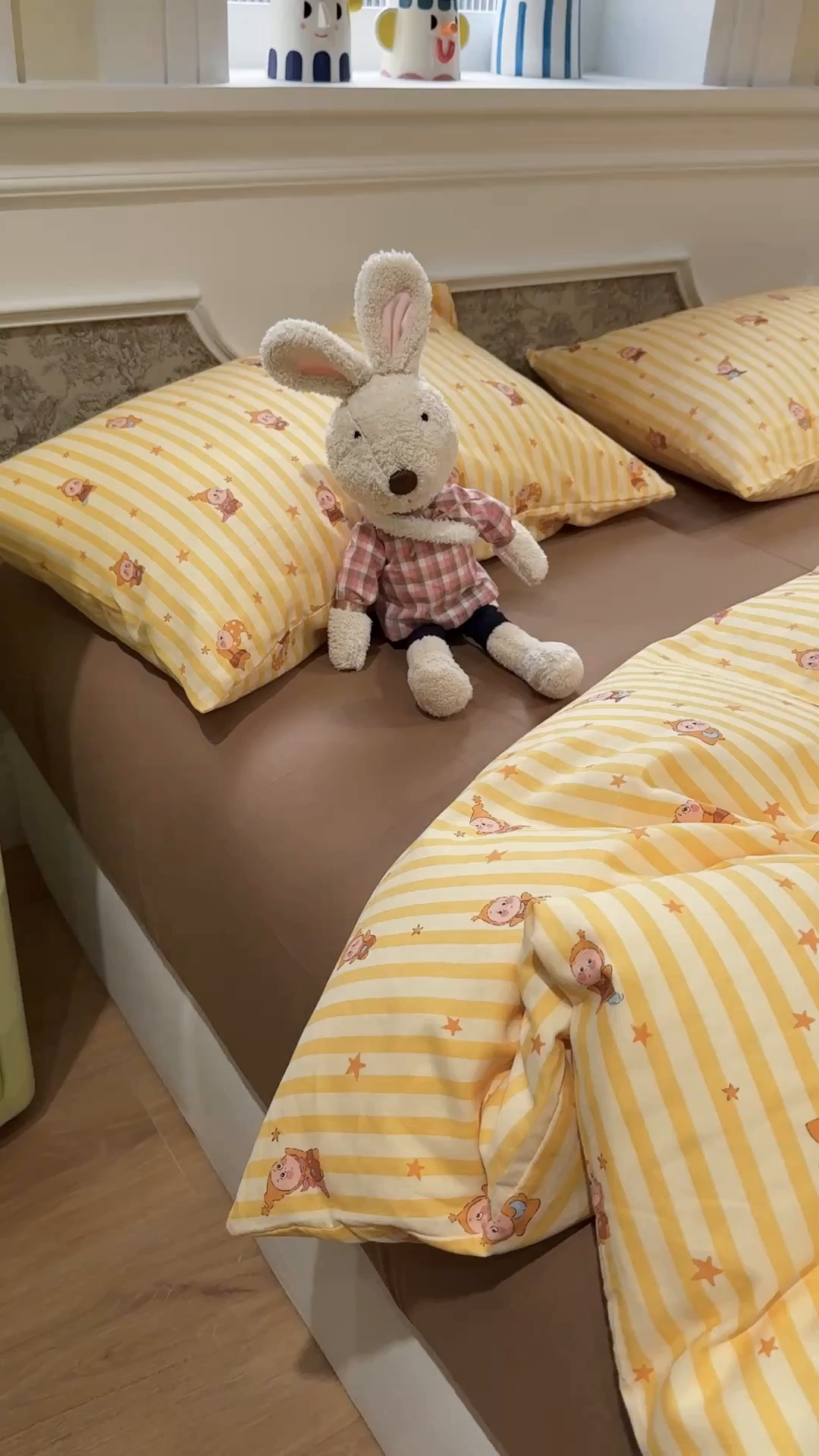 91家纺网 家纺一手货源 找家纺 塞纳 2026新款.全棉有氧双层纱四件套-场景二 奶条星星人