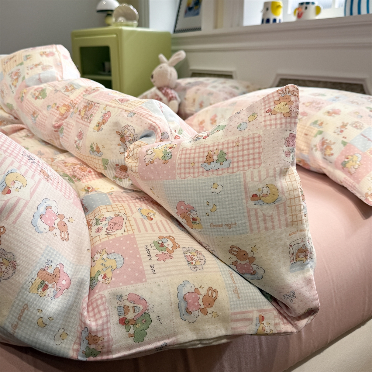 91家纺网 家纺一手货源 找家纺 塞纳 2026新款.全棉有氧双层纱四件套-场景二 桃桃奶盖