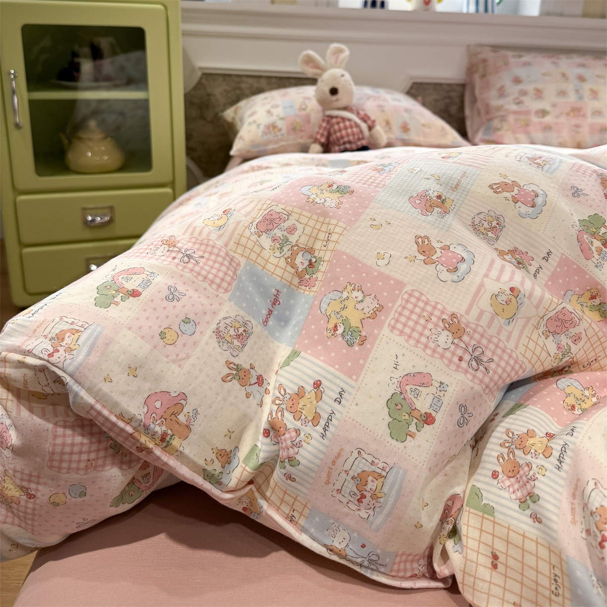 91家纺网 家纺一手货源 找家纺 塞纳 2026新款.全棉有氧双层纱四件套-场景二 桃桃奶盖