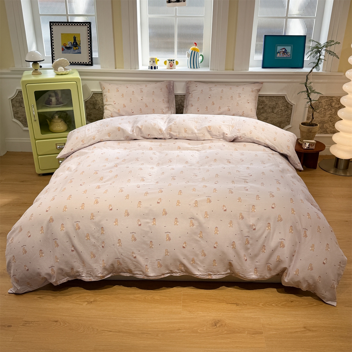 91家纺网 家纺一手货源 找家纺 塞纳 2026新款.全棉有氧双层纱四件套-场景二 小熊饼干