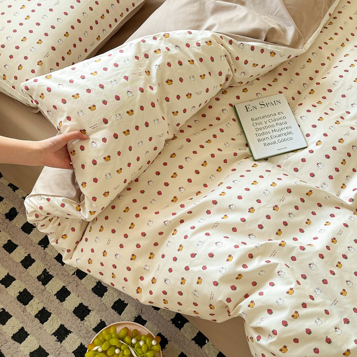 91家纺网 家纺一手货源 找家纺 柠馨 2026春夏新款13372全棉纯棉印花四件套-芙拉系列 草莓奶昔