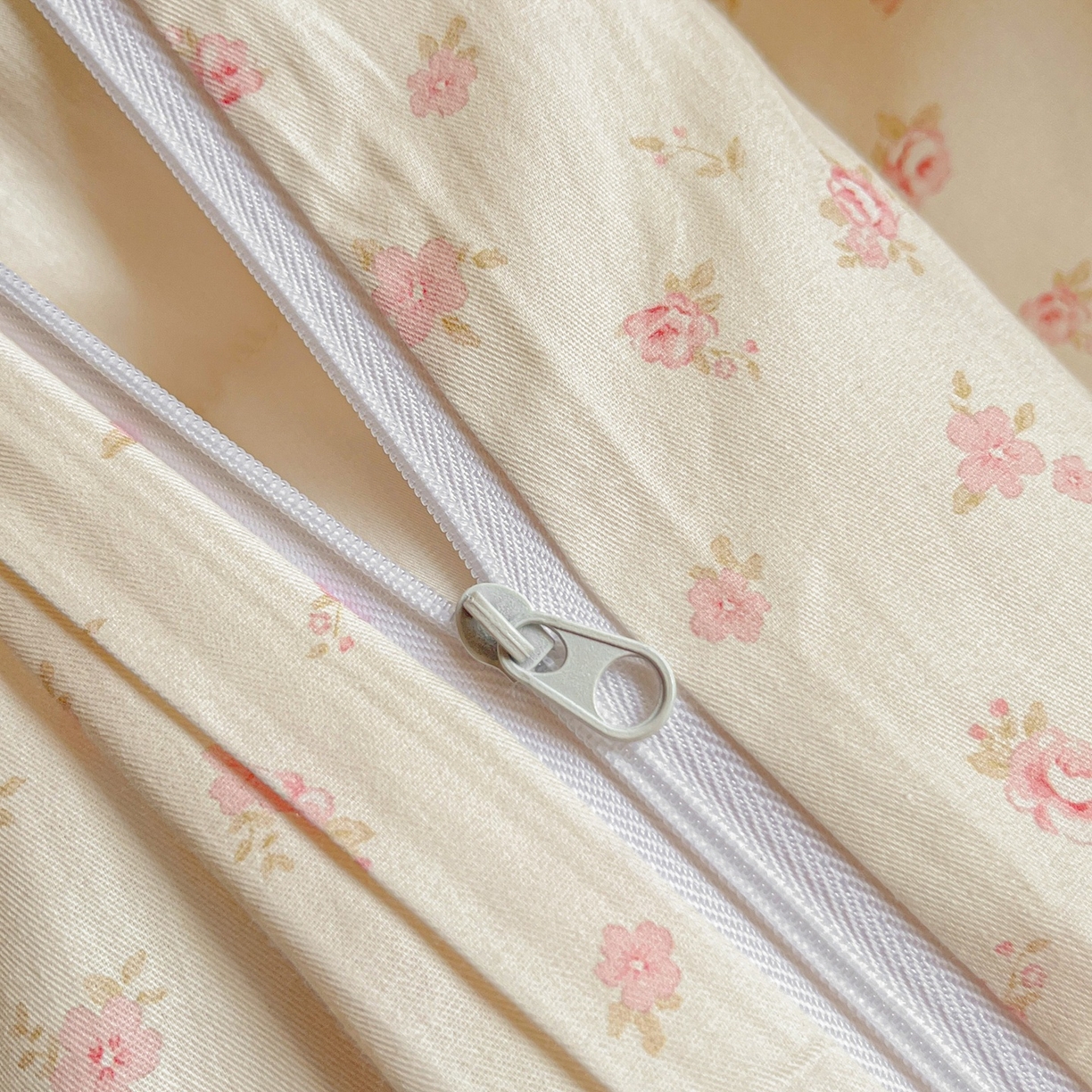 91家纺网 家纺一手货源 找家纺 柠馨 2026春夏新款13372全棉纯棉印花四件套-芙拉系列 流萤