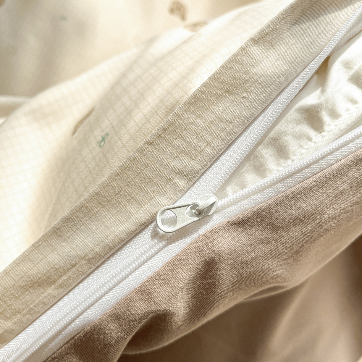 91家纺网 家纺一手货源 找家纺 柠馨 2026春夏新款13372全棉纯棉印花四件套-芙拉系列 元气熊-咖