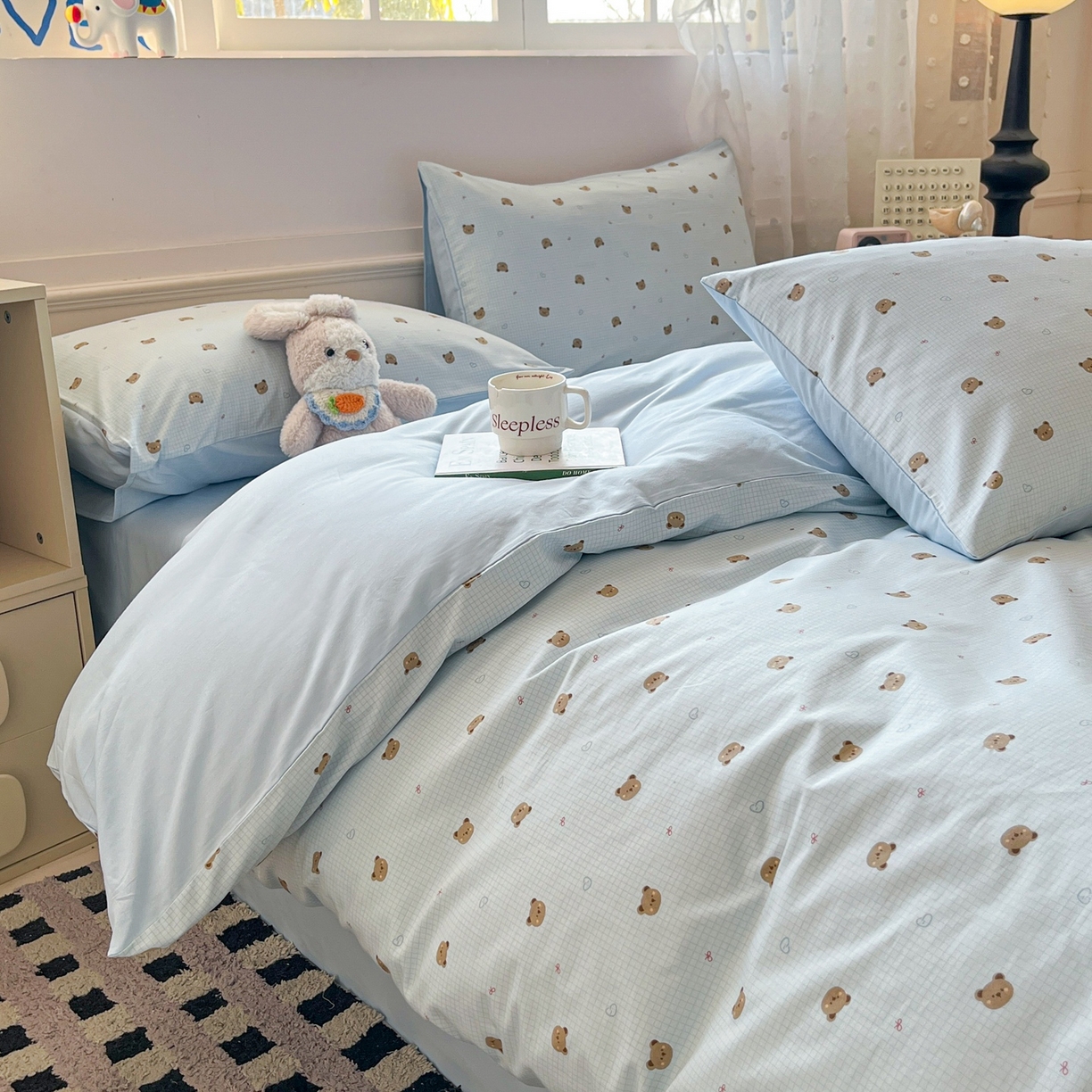 91家纺网 家纺一手货源 找家纺 柠馨 2026春夏新款13372全棉纯棉印花四件套-芙拉系列 元气熊-蓝