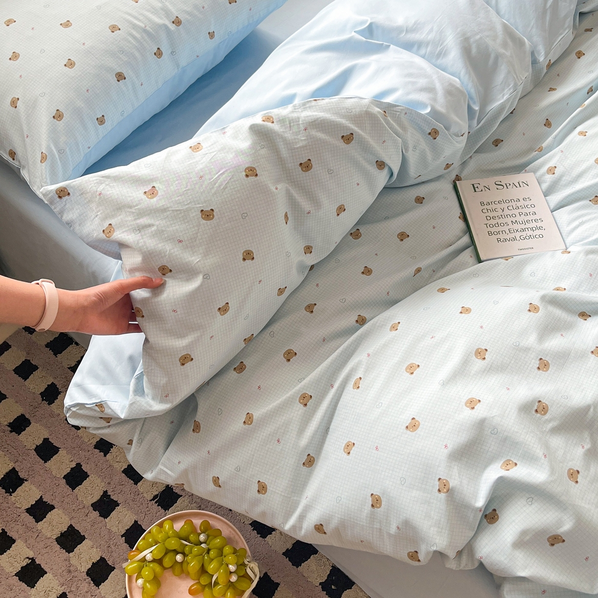 91家纺网 家纺一手货源 找家纺 柠馨 2026春夏新款13372全棉纯棉印花四件套-芙拉系列 元气熊-蓝