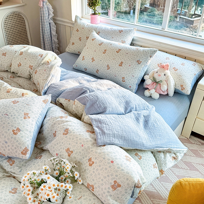 91家纺网 家纺一手货源 找家纺 木楌家居 2026新款A类全棉皱皱纱印花四件套 熊的礼物