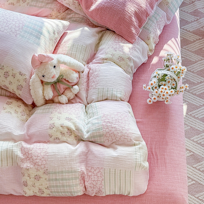 91家纺网 家纺一手货源 找家纺 木楌家居 2026新款A类全棉皱皱纱印花四件套 浅夏  粉