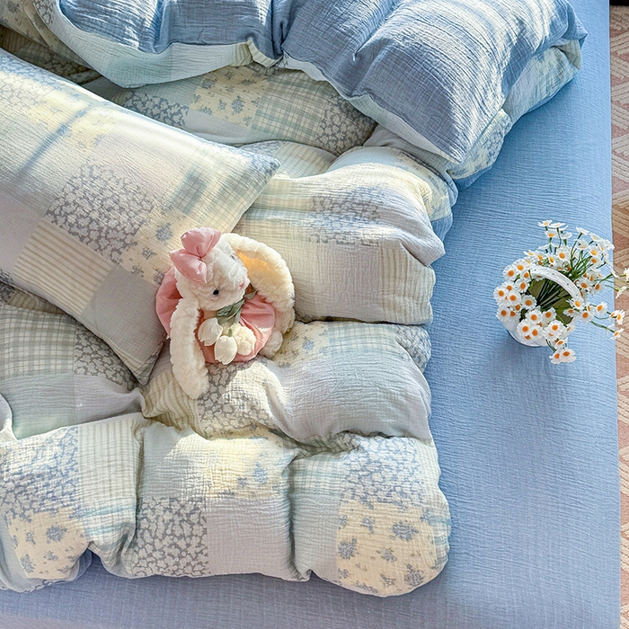 91家纺网 家纺一手货源 找家纺 木楌家居 2026新款A类全棉皱皱纱印花四件套 浅夏  兰