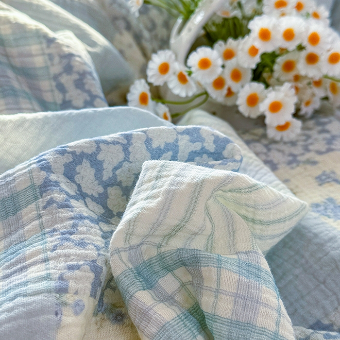 91家纺网 家纺一手货源 找家纺 木楌家居 2026新款A类全棉皱皱纱印花四件套 浅夏  兰