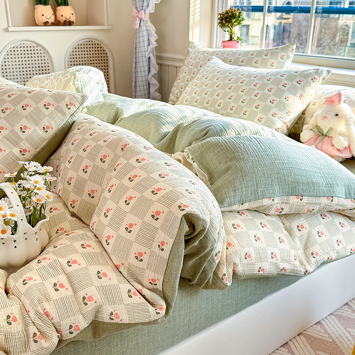 91家纺网 家纺一手货源 找家纺 木楌家居 2026新款A类全棉皱皱纱印花四件套 芮芮花