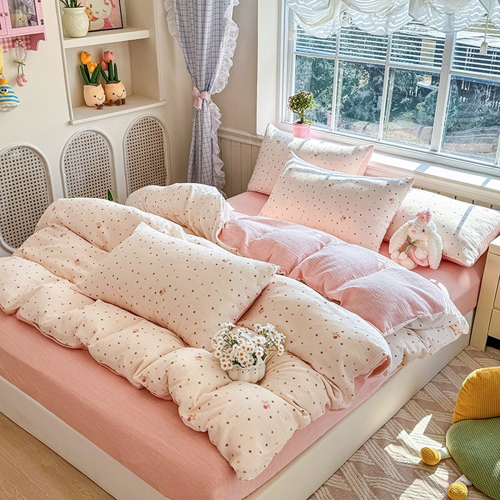 91家纺网 家纺一手货源 找家纺 木楌家居 2026新款A类全棉皱皱纱印花四件套 星空草莓