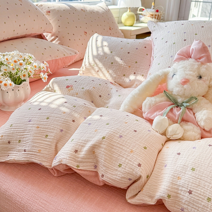 91家纺网 家纺一手货源 找家纺 木楌家居 2026新款A类全棉皱皱纱印花四件套 星空草莓